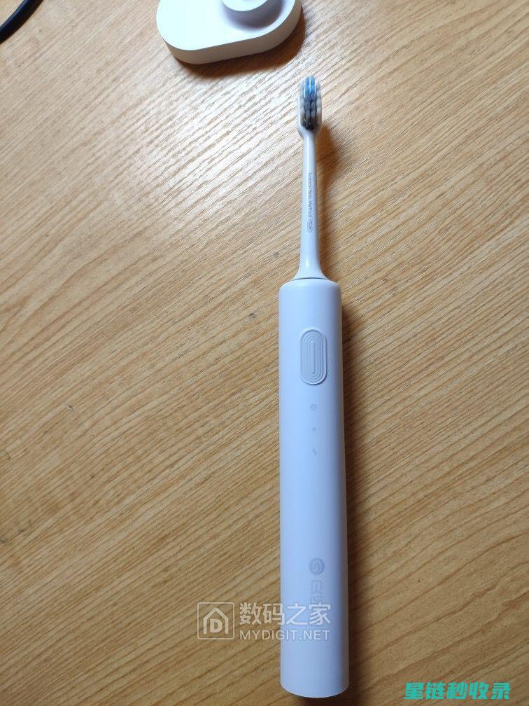 牙刷更换的秘密：你知道多久换一次吗？ (牙刷更换的秘诀有哪些)